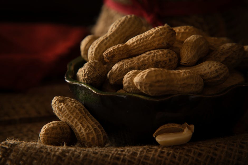 Peanuts 4-Piece Plush Set $12 at Amazon