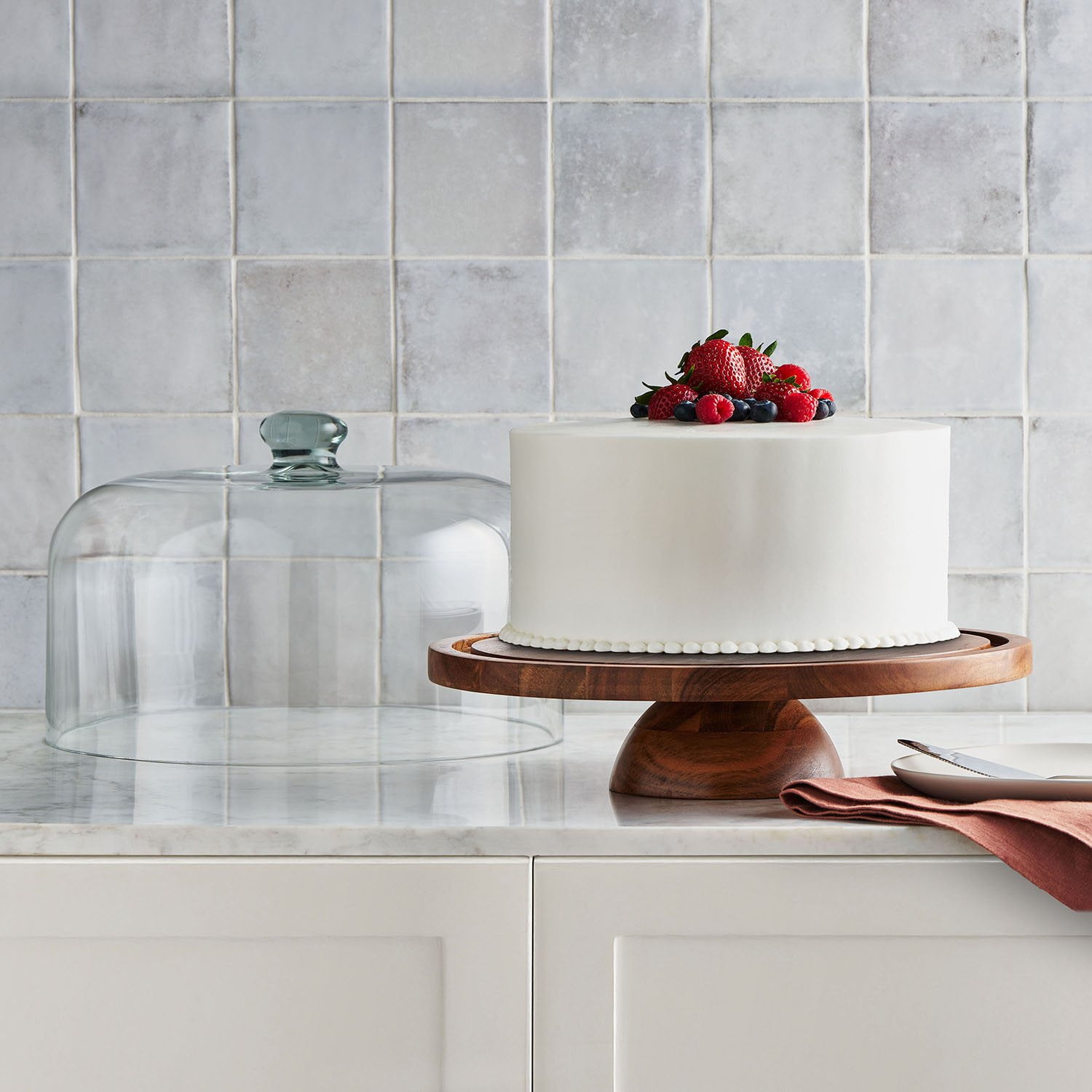 Member’s Mark 2-in-1 Cake Stand with Serving Tray at Sam’s Club