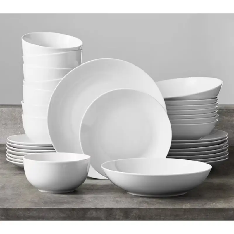 Member’s Mark 32-Piece Porcelain Dinnerware Set Deal at Sam’s Club
