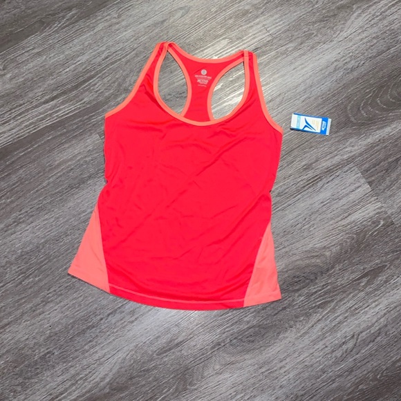 Old Navy Activewear just at Old Navy