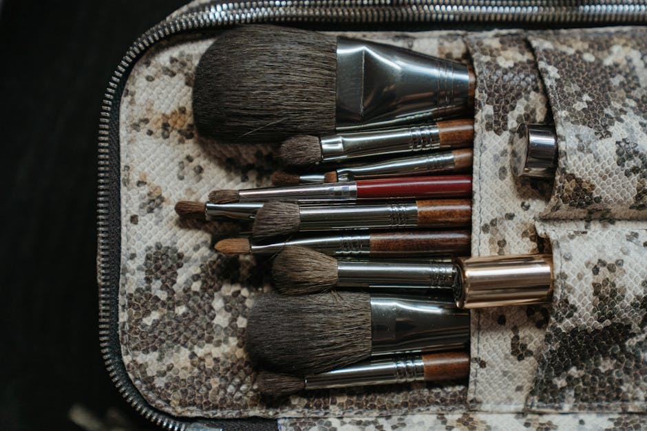 10 Makeup Brushes with Case