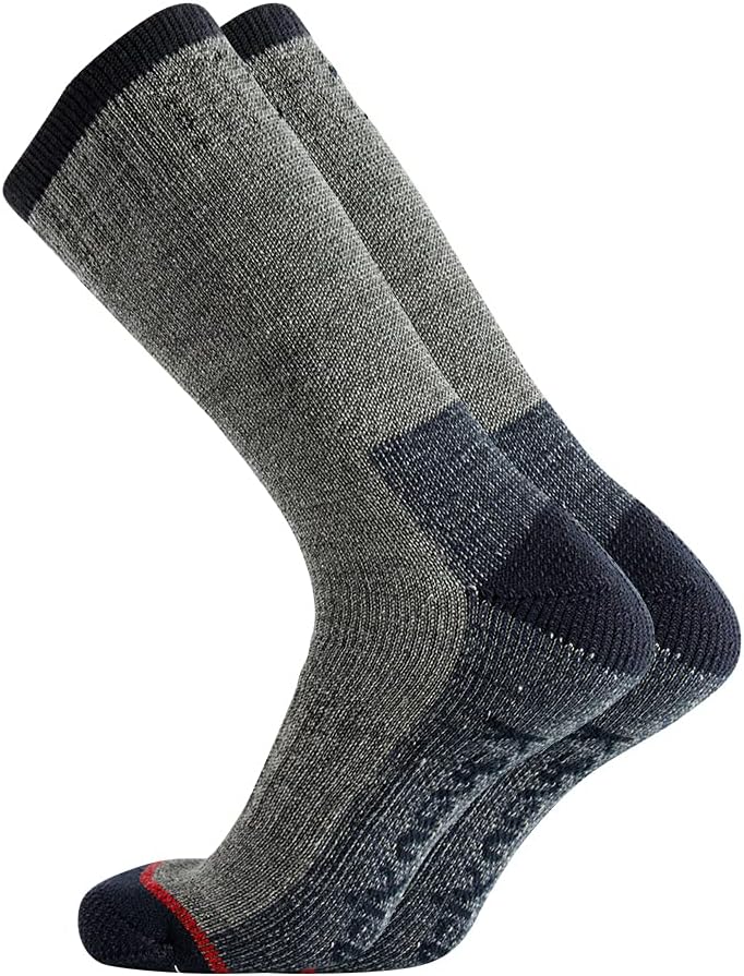 KAVANYISO Men's Merino Wool Hiking Socks Breathable Athletic deal at Amazon