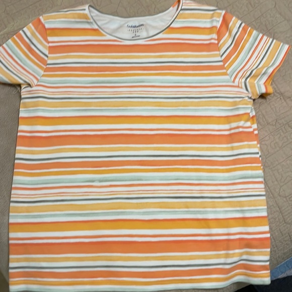 Croft & Barrow Women’s Tee Deal: Save 44% at Kohl’s