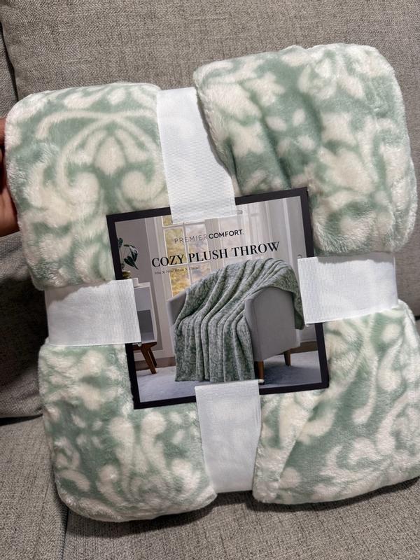 Cozy Throws & Wraps Deal: Save 77% at Macy’s