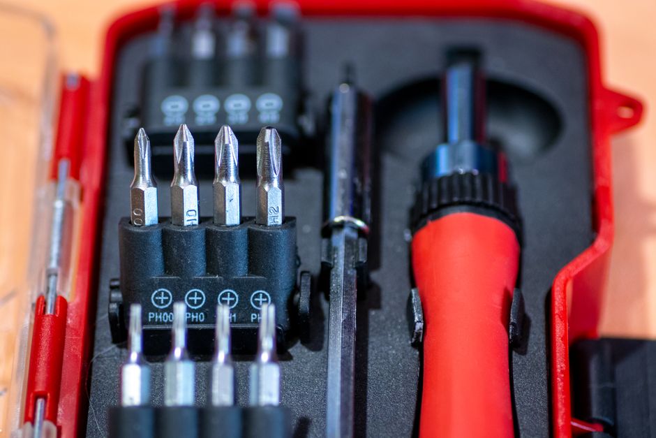 5-Pc Milwaukee Hex Bit Holder w/ Carabiner Only $14.95 at Home Depot