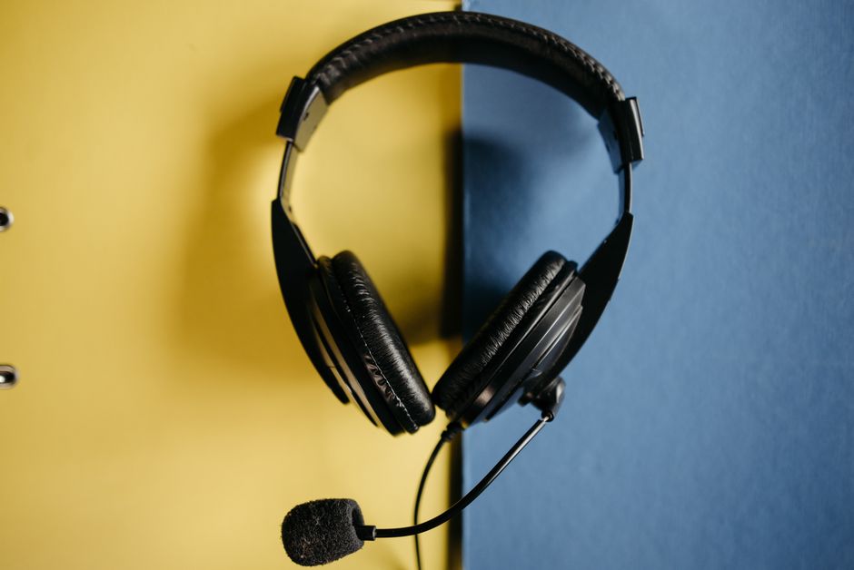 Lenovo 110 Analog Earphones w/ Only $5.99 (Reg. $9.99) at Amazon