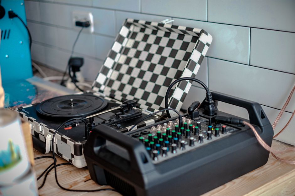 This Tiny Mini Brands Record Player Actually Works!