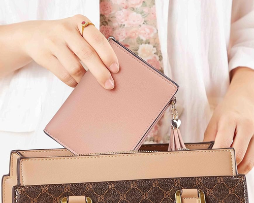Blocking Leather Wallet Deal at Amazon