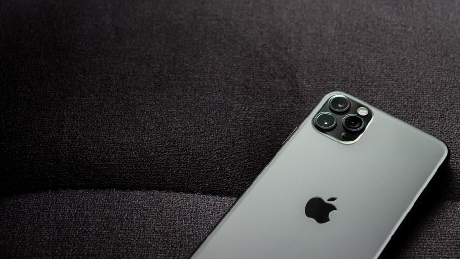 Gift Dad a FREE iPhone Pro from T-Mobile (No Trade-In Required!)