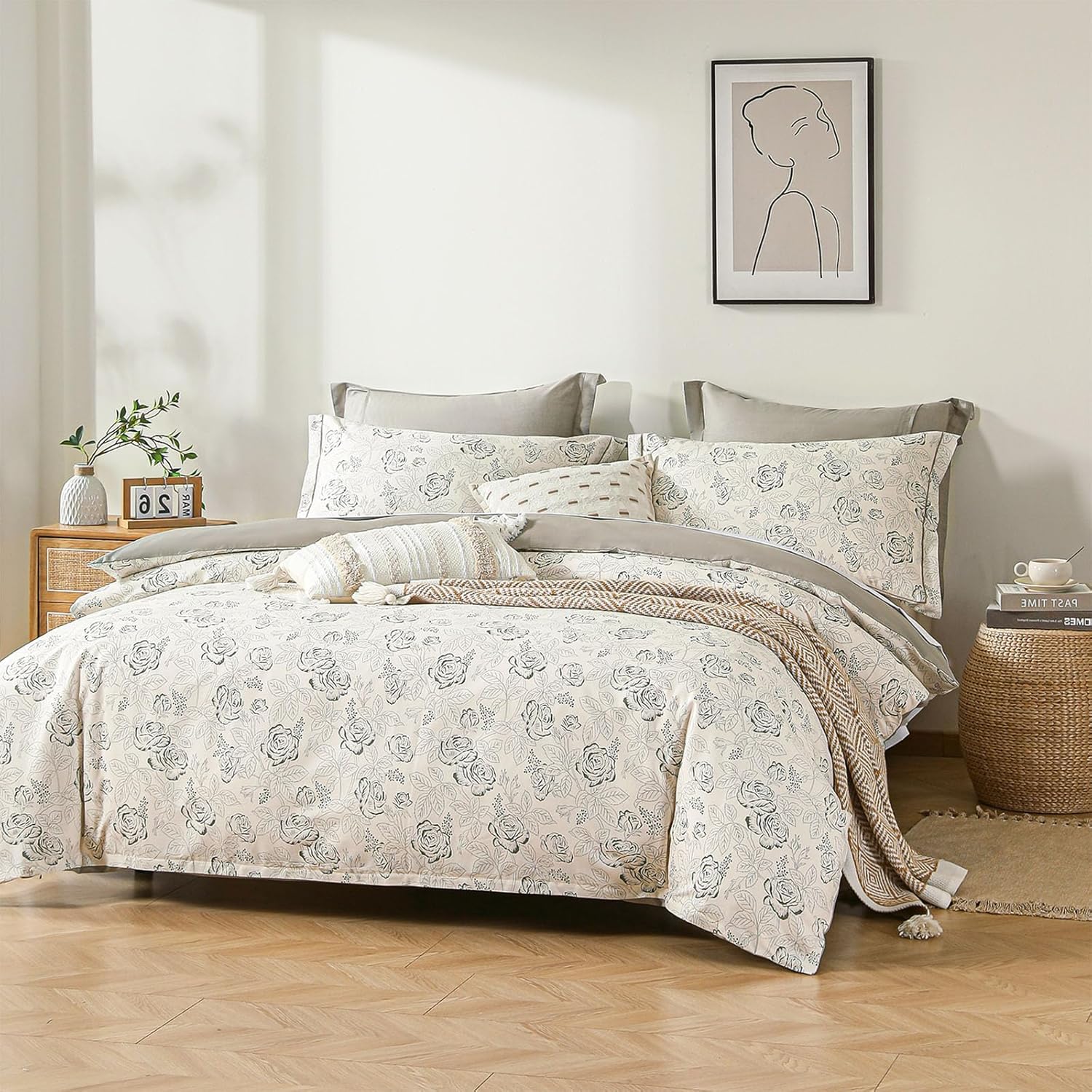 LEMIROE Vintage Botanical Comforter Only $61.99 (Reg. $65.99) at