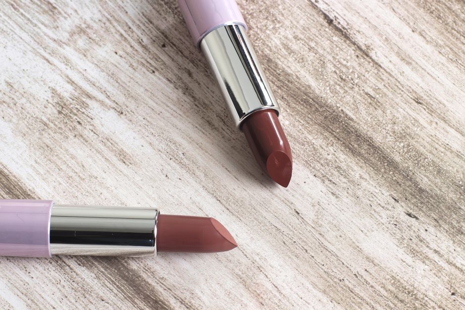 Clinique Black Honey Almost Lipstick Only $17.5 (Reg. $25) at Amazon