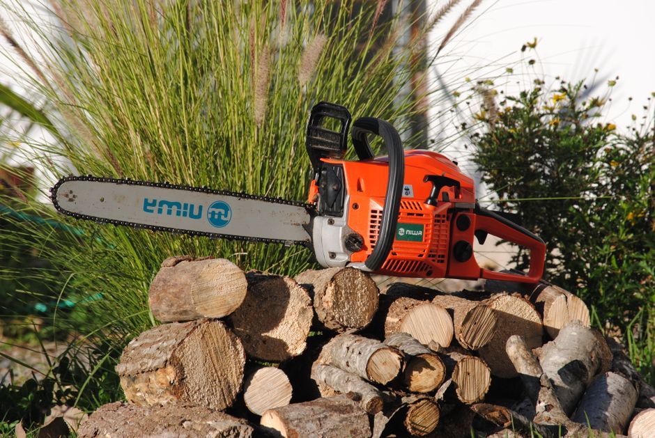 20″ Vevor Gas Chainsaw Just $64.85 with Free Shipping at Vevor