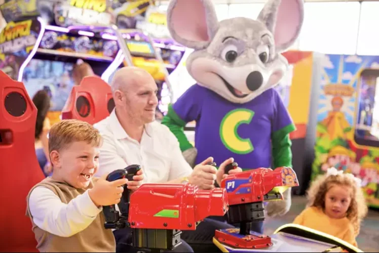 Chuck E. Cheese Family Play & Pizza Package Deal: Save 53% at Groupon