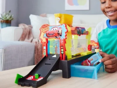 Mattel Disney and Pixar Cars Color Changers Car Wash Playset $12.xx (Reg $27)