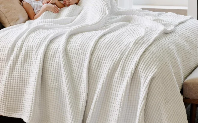Cooling Waffle Blanket Deal: Save 58% at Amazon