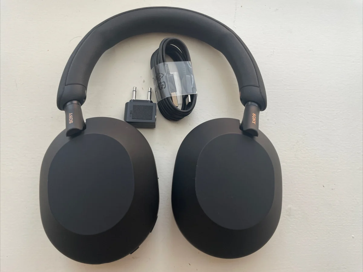 Sony WH1000XM5 Noise Cancelling Headphones Only $121.60 at eBay