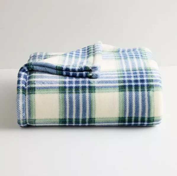 The Big One Plush Throw Blanket Deal: Save $6 at Kohl