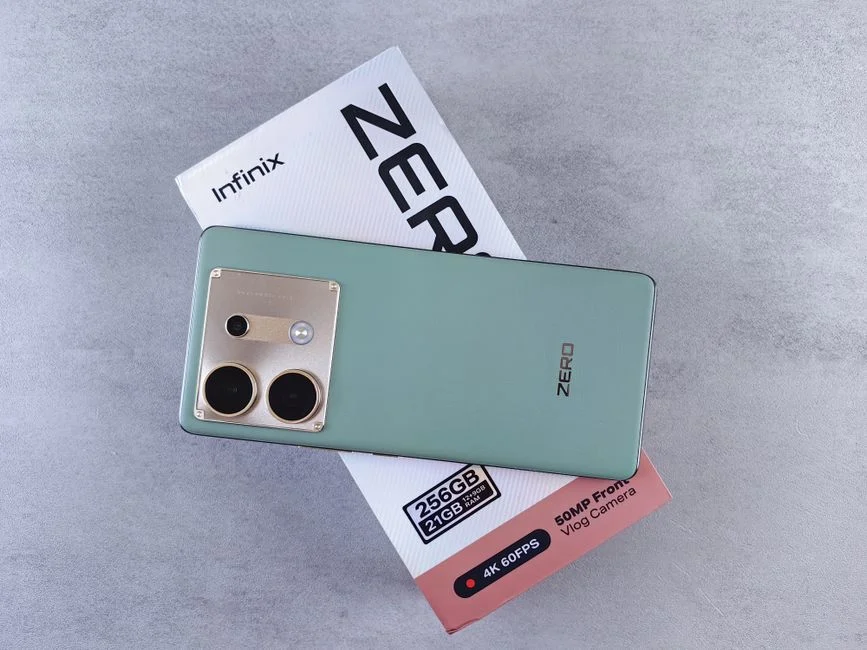 Samsung Galaxy Z Fold8 Only $1,649.xx (Reg. $1,900) at Amazon