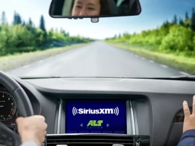 A-Person-Listening-to-SiriusXM-Radio-in-the-Car