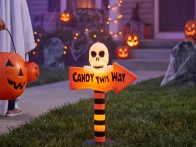 Light-Up Candy Blow Mold Deal: Save $6.50 at Walmart